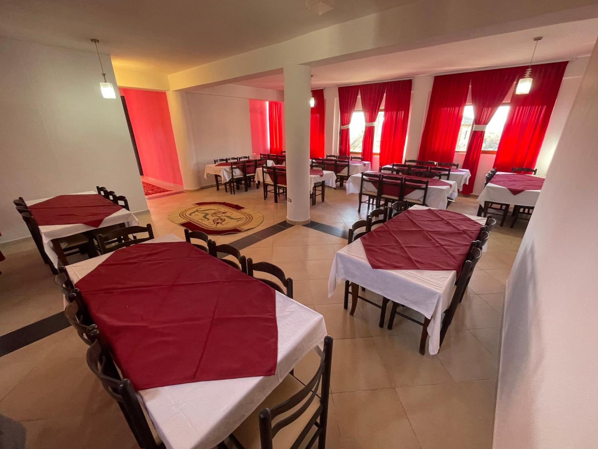 Bar Restaurant Mete Hotel Peshkepi